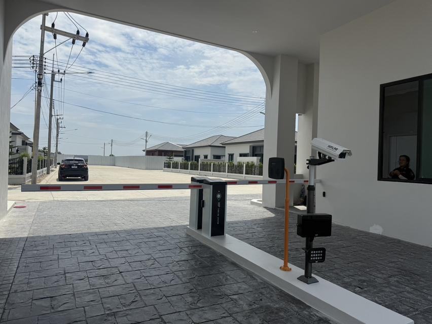 ไม้แขนกั้นรถยนต์ชลบุรี ไม้กั้นรถยนต์ชลบุรี ระบบกั้นรถยนต์อัตโนมัติชลบุรี โทร.099-3732032 ไม้กระดกชลบุรี อ่างศิลา แยกคีรี บางแสน ศรีราชา  6