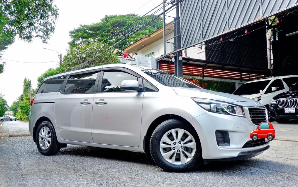 KIA GRAND CARNIVAL 2.2 LX ปี 2015 การันตีไมล์แท้ 58,xxx KM.