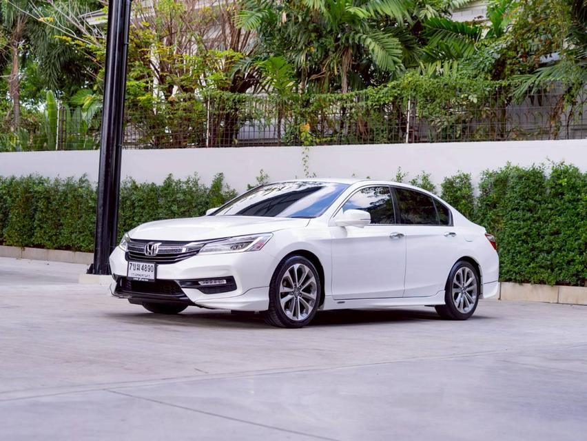 Honda Accord 2.0EL ปี 2016 ✨ #ประกันเครื่องเกียร์3ปี / 30,000 km.✨️