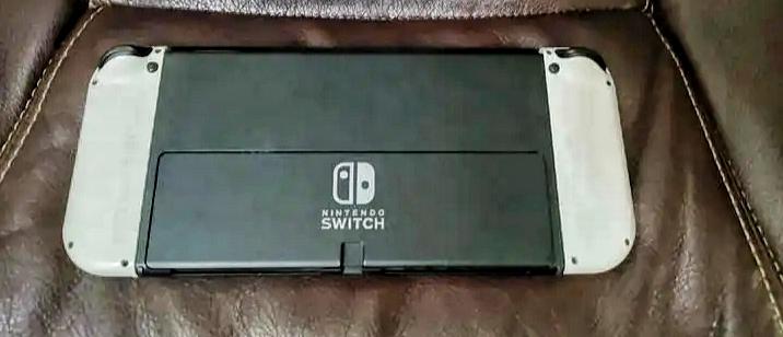 ขายเครื่องเล่นเกม Nintendo Switch ราคาถูก 3