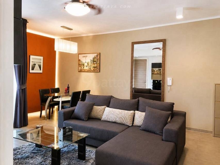For Rent — 2-Bedroom Condo at Zire Wongamat PattayaSpacious condo for rent at Zire Wongamat Pattaya, located in Building B with city view. 1