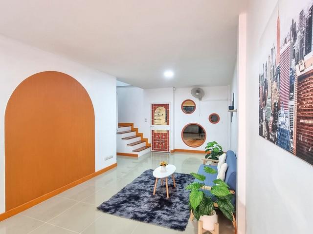 ขายทาวน์เฮ้าส์เมืองชลบุรี ม.แพนนาเซียวิลเลจ ต.สำนักบก อ.เมืองชลบุรี บ้านสวยพร้อมเข้าอยู่ ขายขาดทุน ลดราคา 8