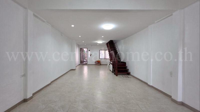 ทาวน์เฮ้าส์ เจริญทรัพย์ เทพารักษ์ รีโนเวทต่อเติมแล้ว พร้อมเข้าอยู่ ราคาถูก 7