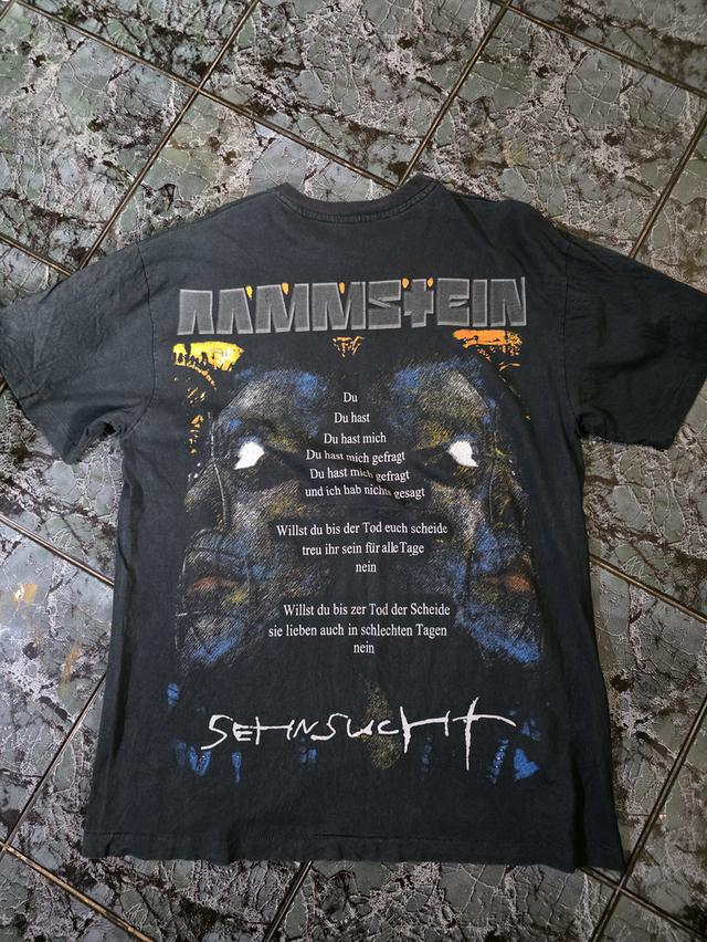 เสื้อยืดมือสอง 2