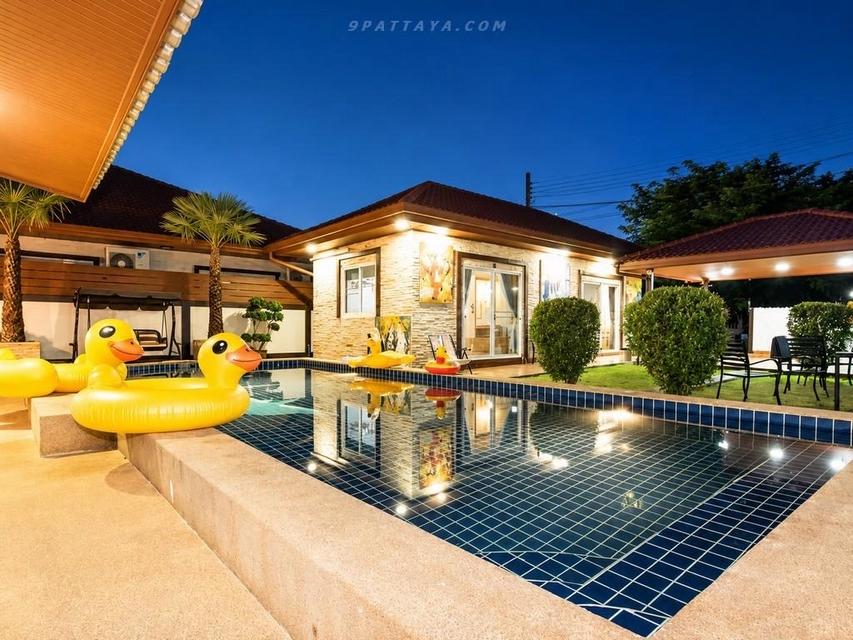 For Rent — Resort-Style Pool Villa at Middle House Pool Villa, Central Pattaya 160sqw 640sqm 6bedrooms 7bathrooms total 3 houses 12
