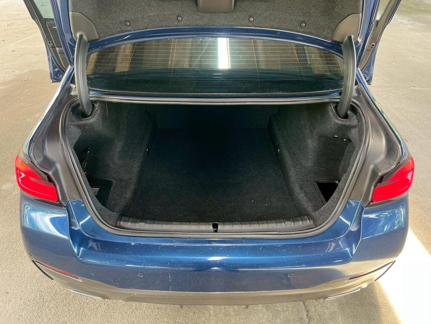 BMW 520d M Sport LCI AT ปี 2023 20