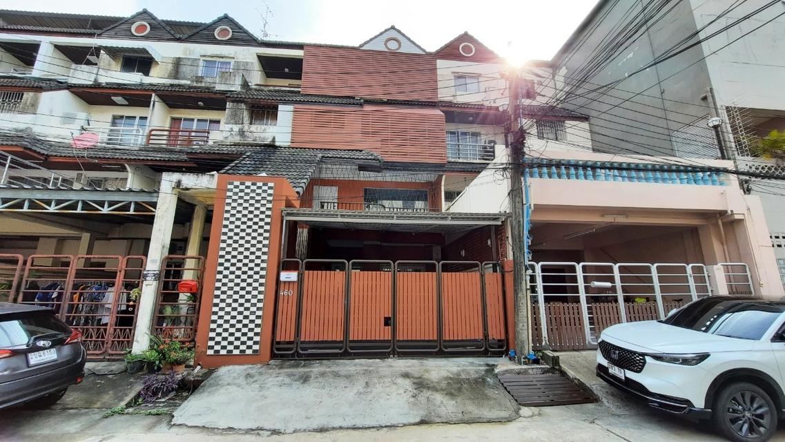 ขายด่วน พร้อมผู้เช่า ทาวน์เฮ้าส์ 4 ชั้น หมู่บ้านวราธรวิลล์ พัฒนาการ 44  7