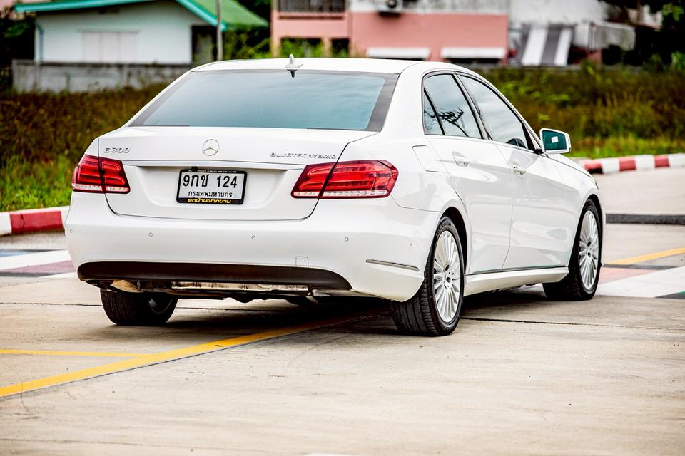 Benz E300 Bluetec ปี 2015 สีขาว สวยสภาพดี 5