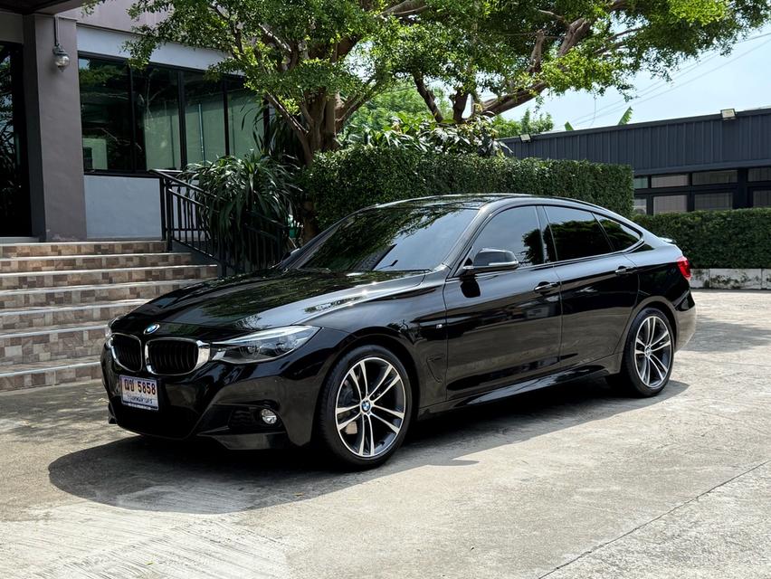2020 BMW 320D GT MSPORT รถมือเดียวออกป้ายแดง รถวิ่งน้อย เข้าศูนย์ทุกระยะ ไม่เคยมีอุบัติเหตุครับ
