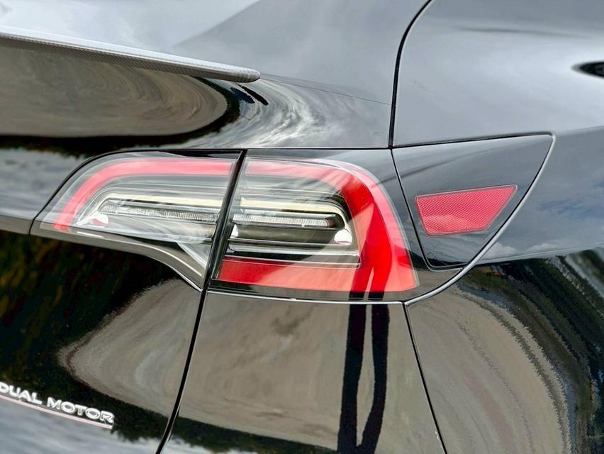 Tesla Model Y Performance ปี 2023 6