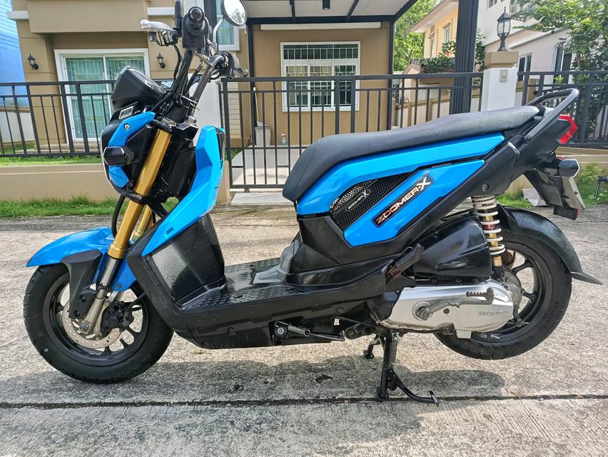 Zoomer x