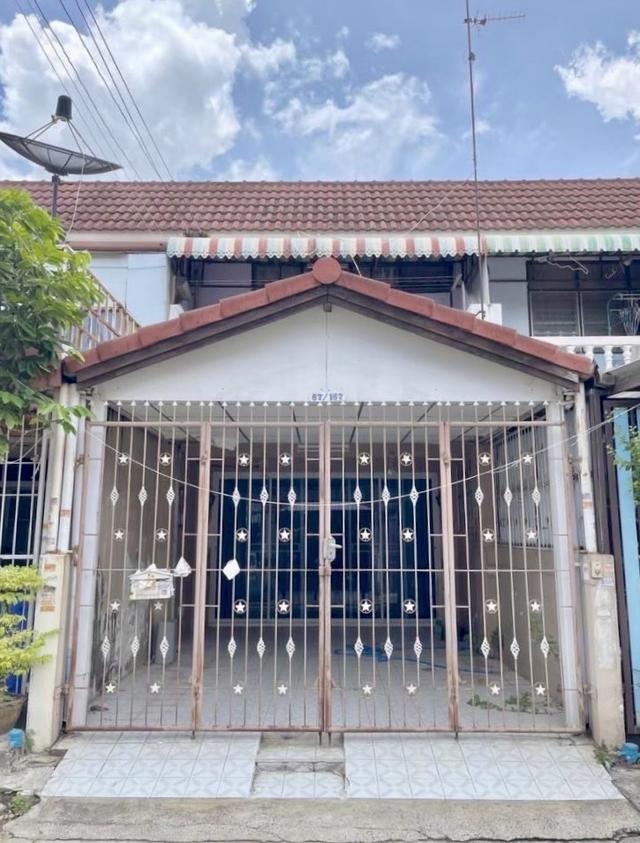 ขายทาวน์เฮ้าส์2ชั้น สภาพดี พร้อมอยู่ เจ้าของขายเอง หมู่บ้านพระปิ่น3 อ.บางใหญ่ ทำเลดี แหล่งชุมชน 1