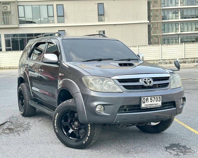 Toyota Fortuner 3.0 G เกียร์ธรรมดา ขับ 4 สีเทา ปี 2006