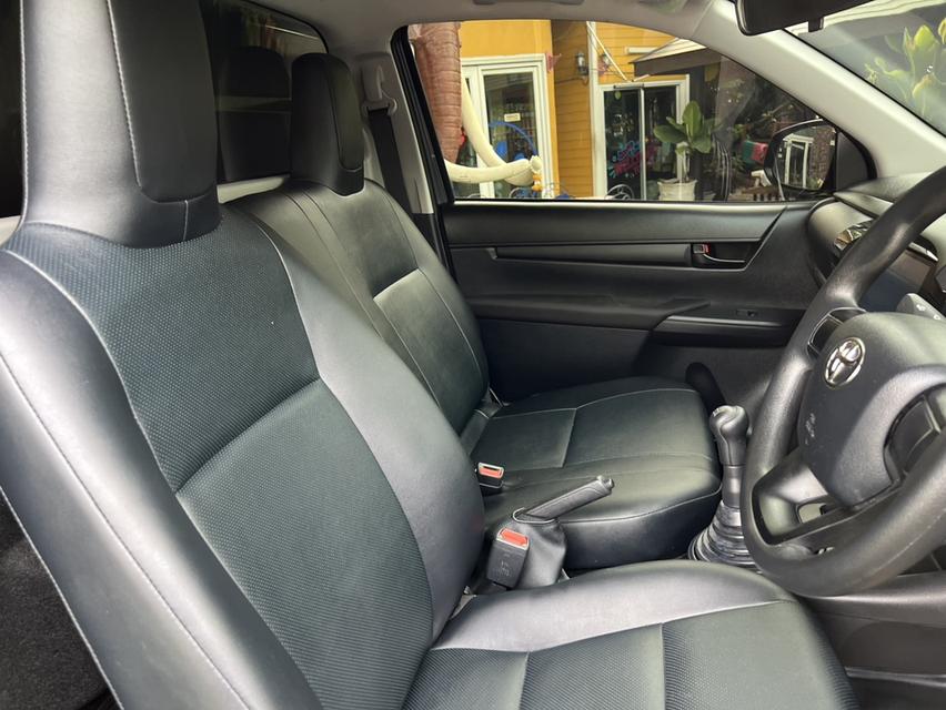  Toyota Hilux Revo 2.8 SINGLE Entry 5