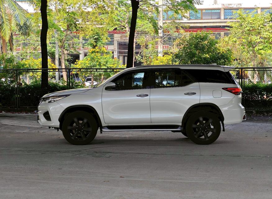 Toyota Fortuner 2.8 TRD Sportivo ปี 2018 รูปย่อยที่ 3