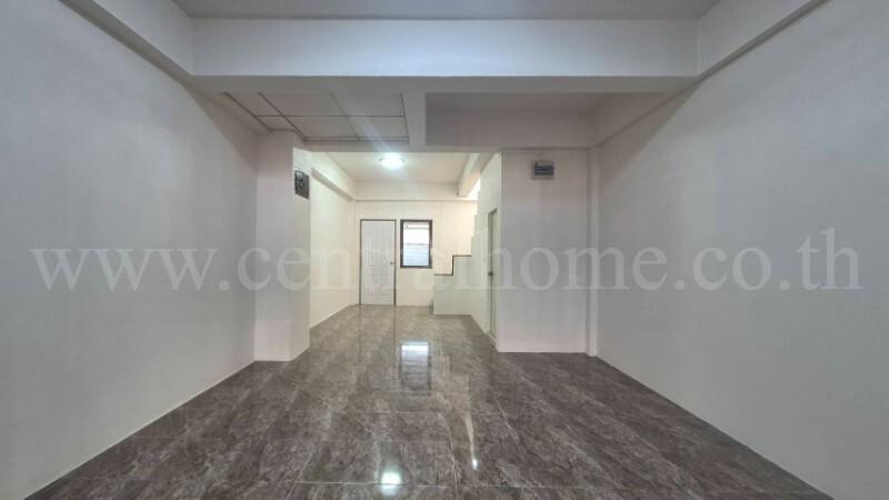 ทาวน์โฮม ฉัตรไพลิน ลาดหลุมแก้ว รีโนเวท พร้อมอยู่ ราคาถูก 5