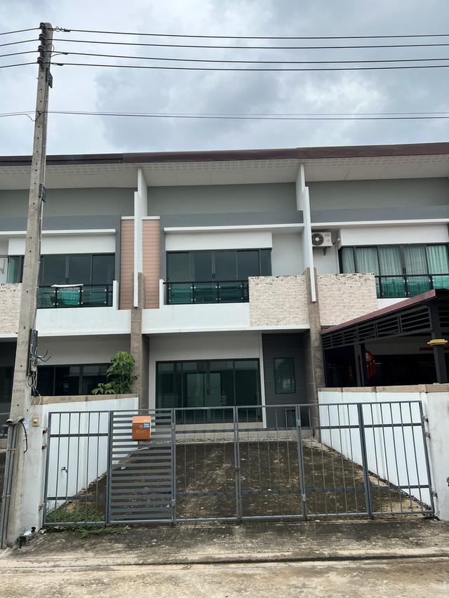 ขายด่วน! ทาวน์โฮม 2 ชั้น โครงการ Living Residence รังสิต-ราชพฤกษ์ ติดถนนใหญ่ ใกล้รถไฟฟ้าสายสีแดง 5 นาที 1