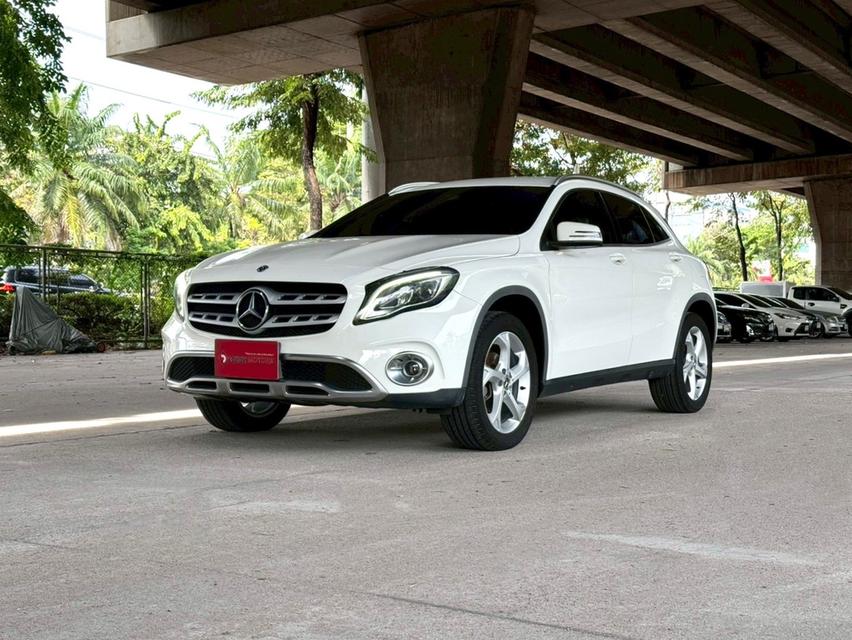 ขายรถ Benz GLA200 W156 ปี 2019 สีขาว เกียร์ออโต้ 3