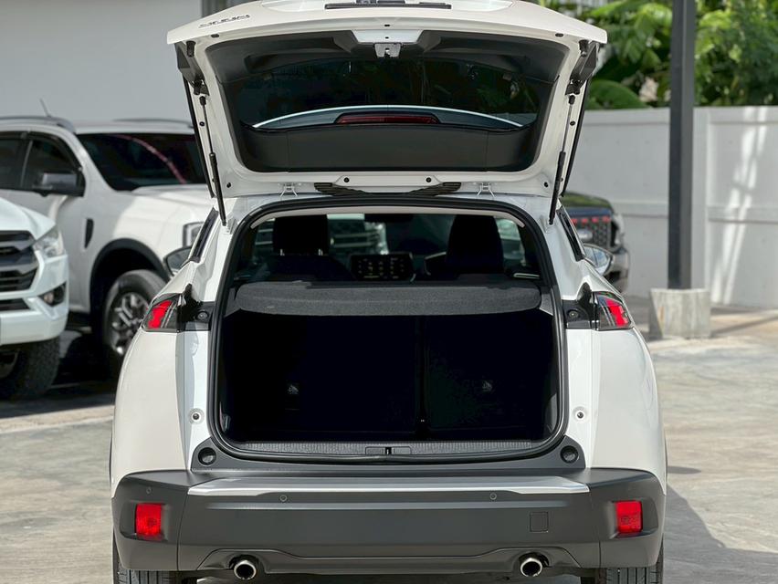 ปี 2023 PEUGEOT 2008, 1.2 ALLURE ประวัติศูนย์ครบ 16