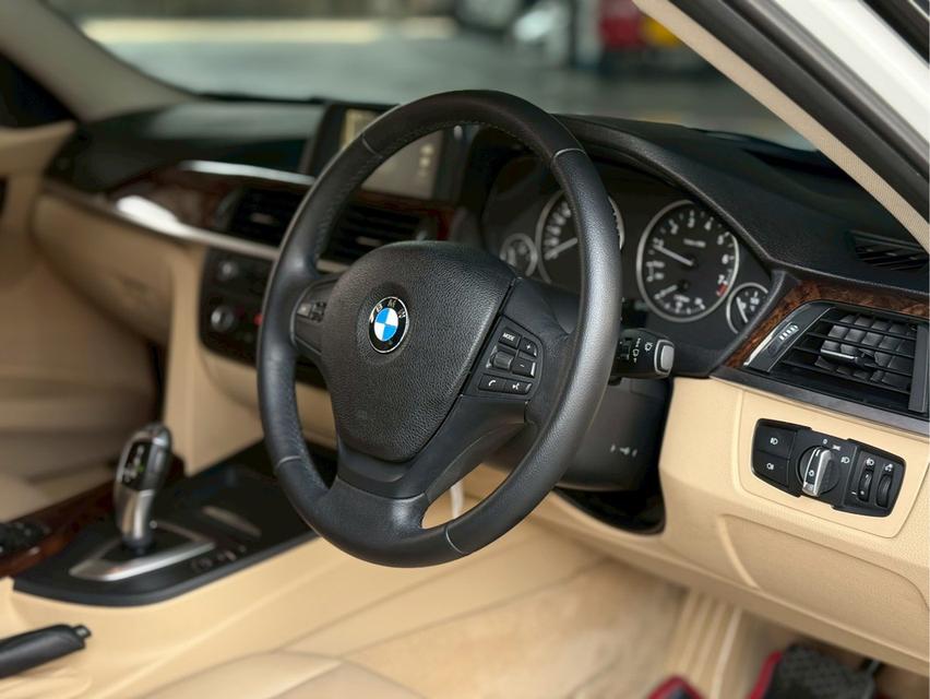 รหัสรถ WRT9338 2013 BMW SERIES 3, 320i LUXURY โฉม F30 รูปที่ 6