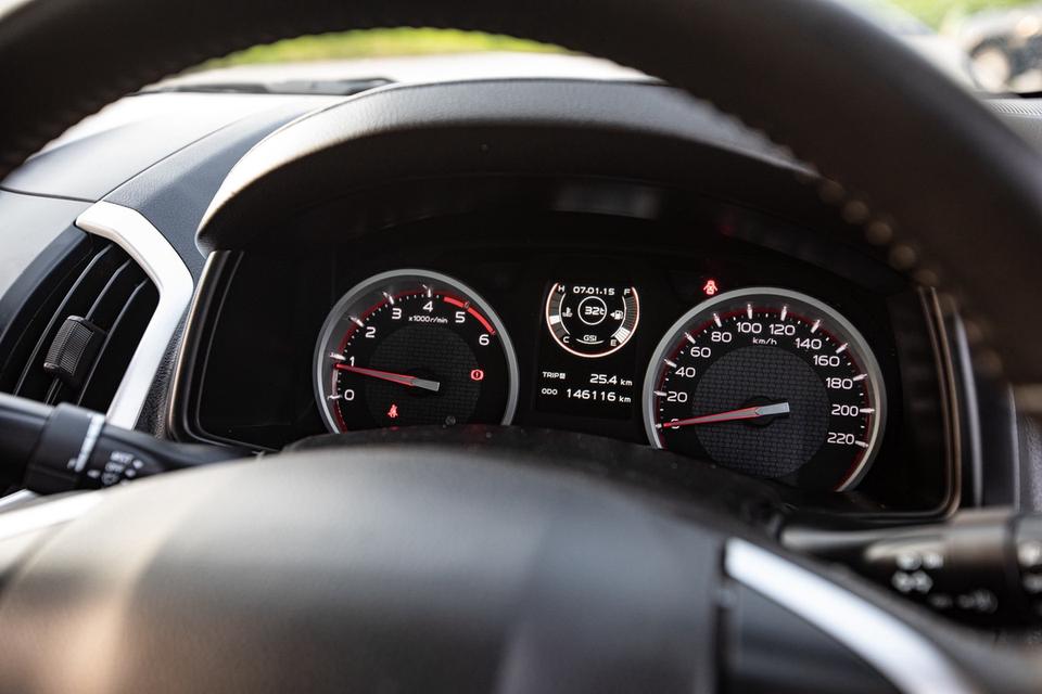 ISUZU D-MAX Hi-lander Cab 1.9 Ddi L ปี 2019 สีน้ำเงิน  14