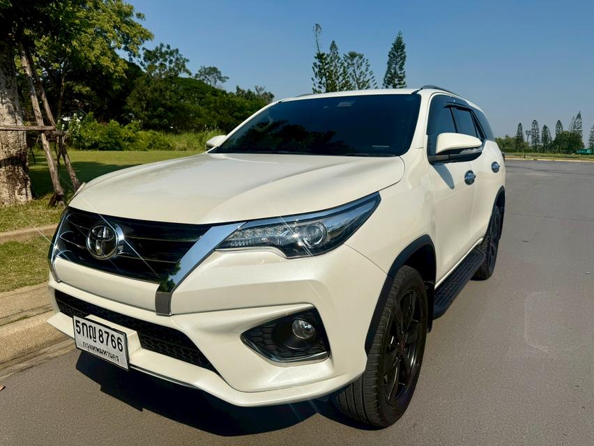 TOYOTA FORTUNER 2.8 TRD SPORTIVO 2WD ปี 2016 สีขาว ไมล์ 90,xxxkm.