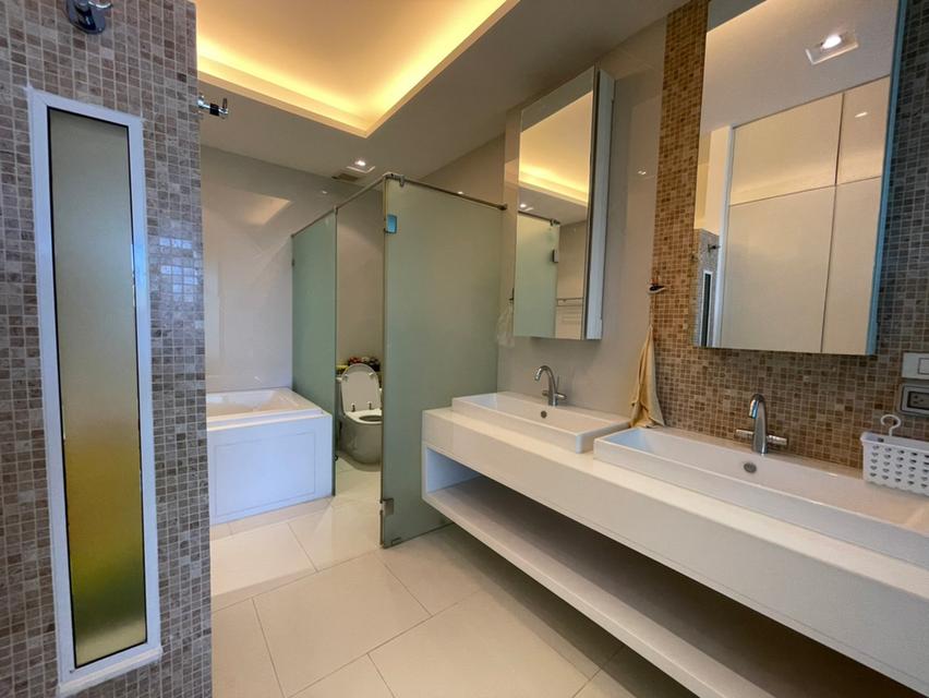 ขายคอนโดพัทยา BEACHFRONT ️️วิวทะเลติดหาดส่วนตัว 2ห้องนอน 2ห้องน้ำ โครงการ The Sanctuary Wong Amat 2