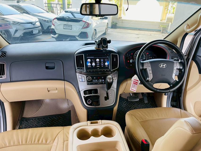 Hyundai H-1 2.5 Deluxe 2018 7