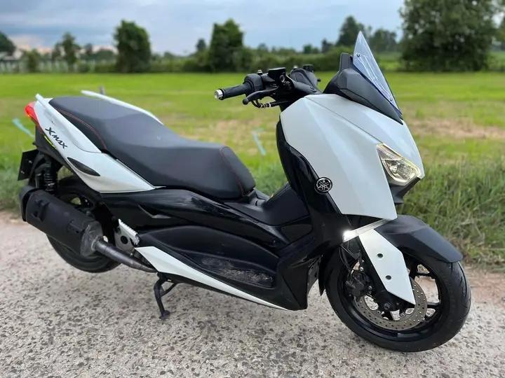 Yamaha  XMAX สีขาว 2