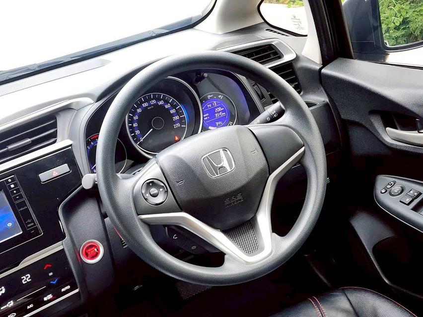 ขาย Honda Jazz 1.5V+ ปี19 11