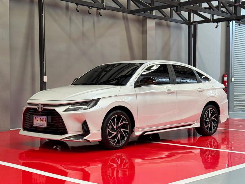 2024 TOYOTA YARIS ATIVE 1.2 PREMIUM LUXURY รถมือเดียวป้ายแดง รถวิ่งน้อยเพียง 30,000 กม รถเข้าศูนย์ตามระยะ รถไม่เคยมีอุบัติเหตุครับ รูปที่ 2