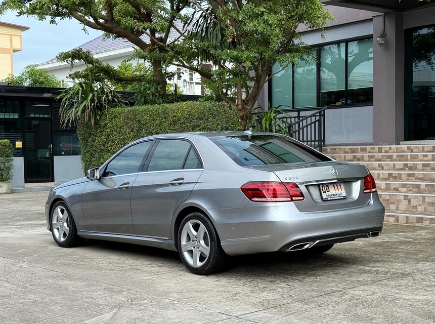 2015 BENZ E200 FACELIFT W212 รถมือเดียวออกป้ายแดง รถวิ่งน้อย เข้าศูนย์ตามระยะ รถไม่เคยมีอุบัติเหตุครับ 6