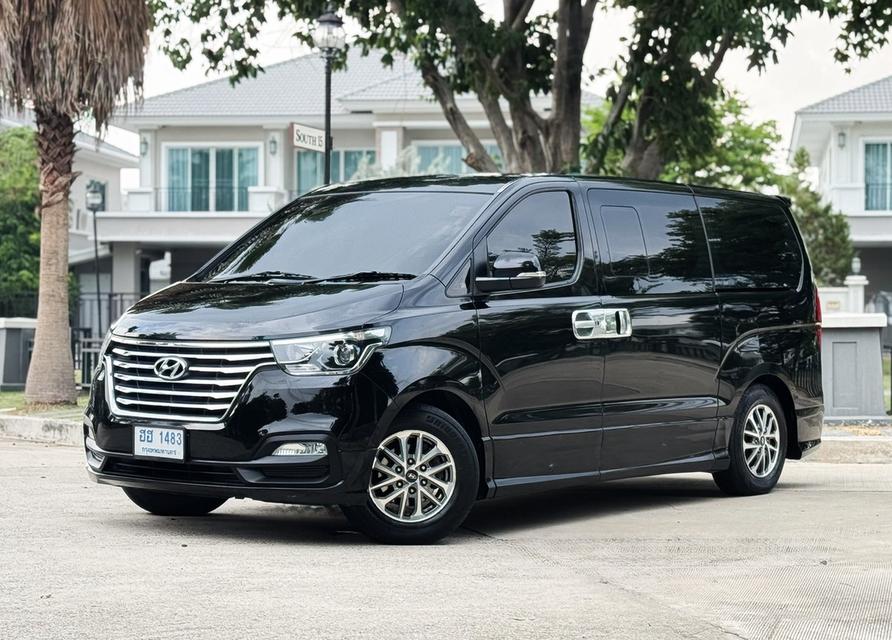 HYUNDAI H1 ELITE 2019 สีดำ มือเดียว ราคาถูกสุด จองให้ทันช้าอด