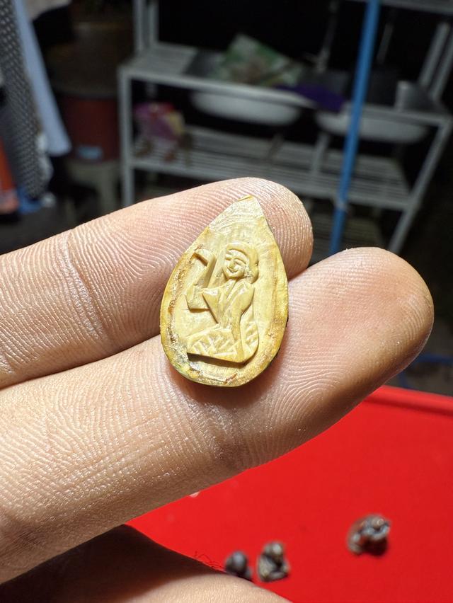 นางกวักงาแกะ หลวงพ่อกวย 