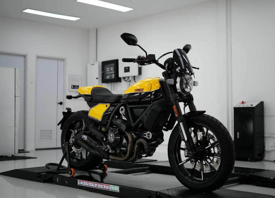 ส่งต่อ Ducati Scrambler 800 ปี 2019 สีเหลือง