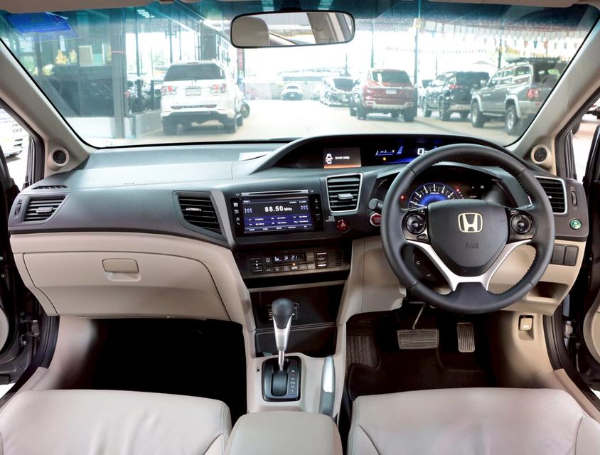 HONDA CIVIC FB 1.8 ES i-VTEC ปี2015ออพชั่นแน่นเต็มคัน ตัวท็อปสุดในรุ่น