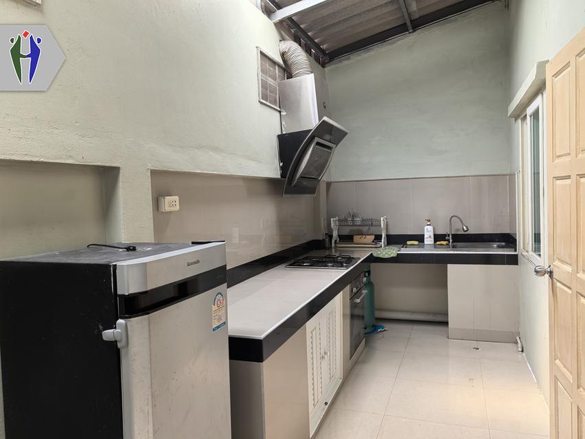 ทาวน์เฮ้าส์สามชั้นพัทยาใต้ ให้เช่า มีรถสองแถววิ่งผ่าน 9