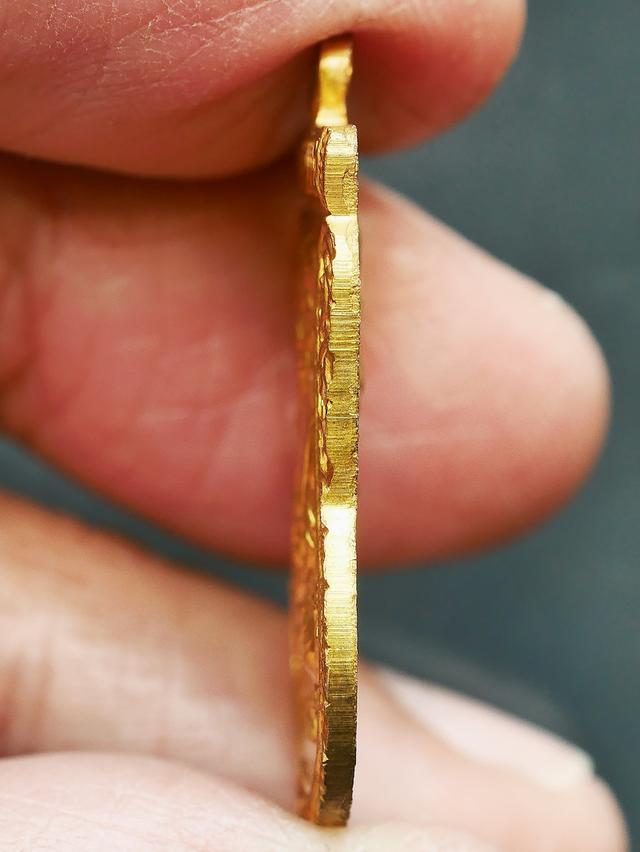 เหรียญเลื่อนสมศักดิ์ หลวงปู่ทวด วัดช้างให้ ปี 2508...เก่า เดิม สวยๆ 7