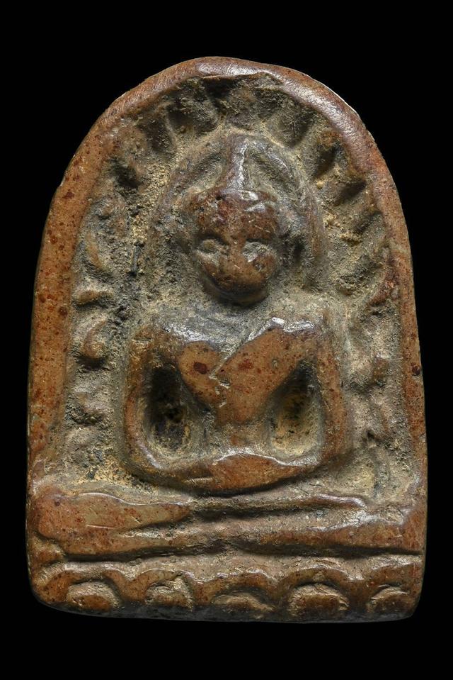 พระกำแพงซุ้มกอพิมพ์ใหญ่กนกข้าง กรุทุ่งเศรษฐี กำแพงเพชร  เนื้อดินว่านดอกมะขาม