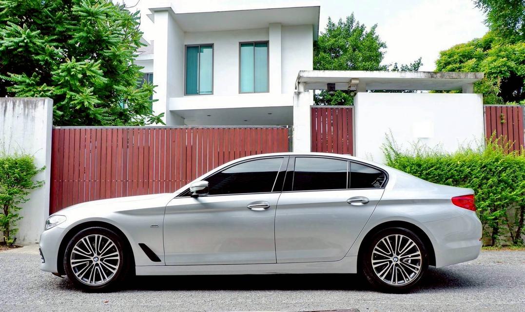 BMW 520d Sport 2.0 (G30) ปี 2017 วิ่ง 13x,xxx KM.