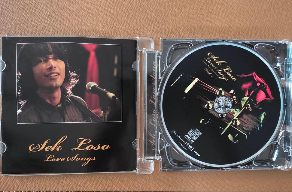 Sek Loso ซีดีอัลบั้ม Love Songs ในรูปแบบ Acoustics Live 13 บทเพลงรักจากอารมณ์โรแมนติกในแบบ เสก โลโซ ที่มีคนฟังแล้วมากกว่า 200 ล้านครั้งใน YouTube รูปย่อยที่ 4