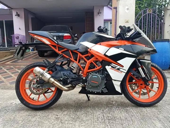 ส่งต่อรถมอเตอร์ไซค์สวยๆ KTM Duke 390