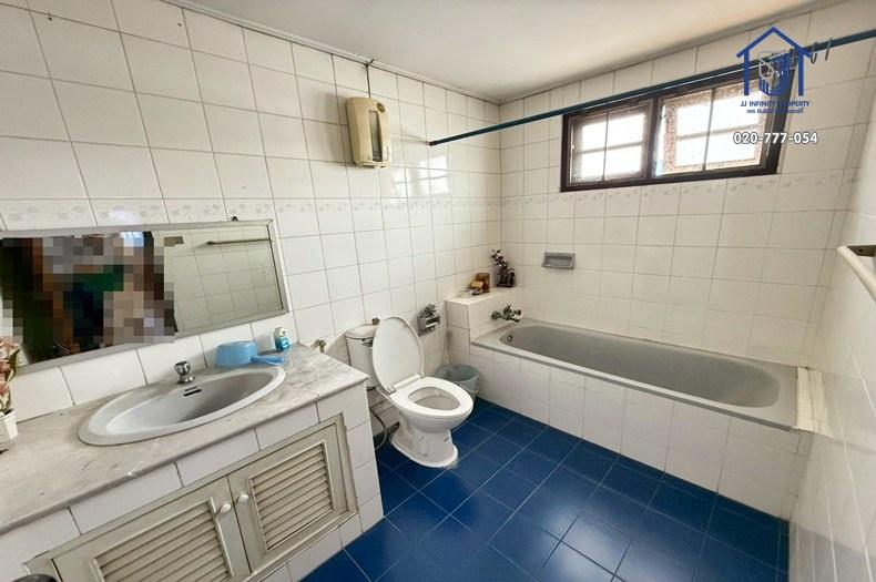 ขายบ้านเดี่ยว 2 ชั้น 122 ตารางวา ซอยนวมินทร์ 42 ใกล้รถไฟฟ้า-ทางด่วนรามอินทรา 8