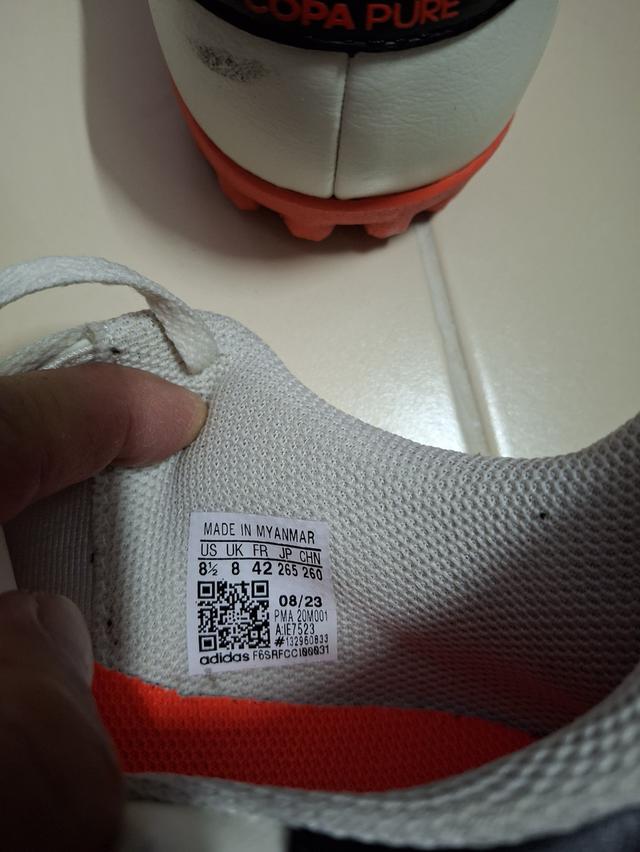 รองเท้าฟุตบอลหญ้าเทียม Adidas รูปที่ 3