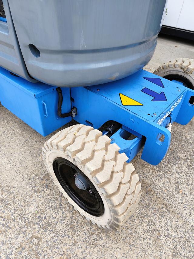 รถกระเช้า Boom Lift Genie Z-45/25J 3