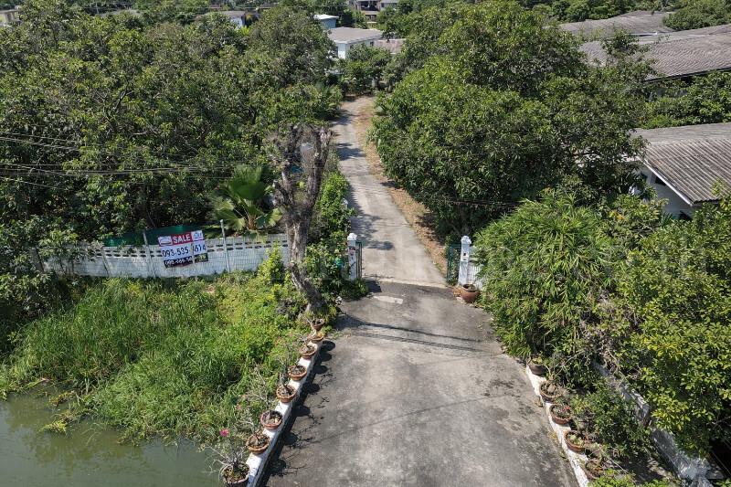 ที่ดินเปล่า พร้อมสิ่งปลูกสร้าง 1 ไร่ ถนนเลียบคลองประปา ฝั่งแจ้งวัฒนะ ทำเลดี 3