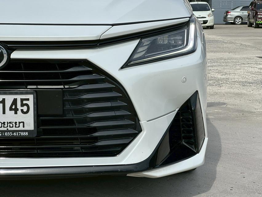 TOYOTA YARIS ATIV Sedan 4dr Premium CVT FWD 1.2. Y2023. สีขาว