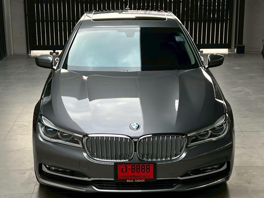 BMW 740Li 3.0 G12 Pure Excellence Sedan 3