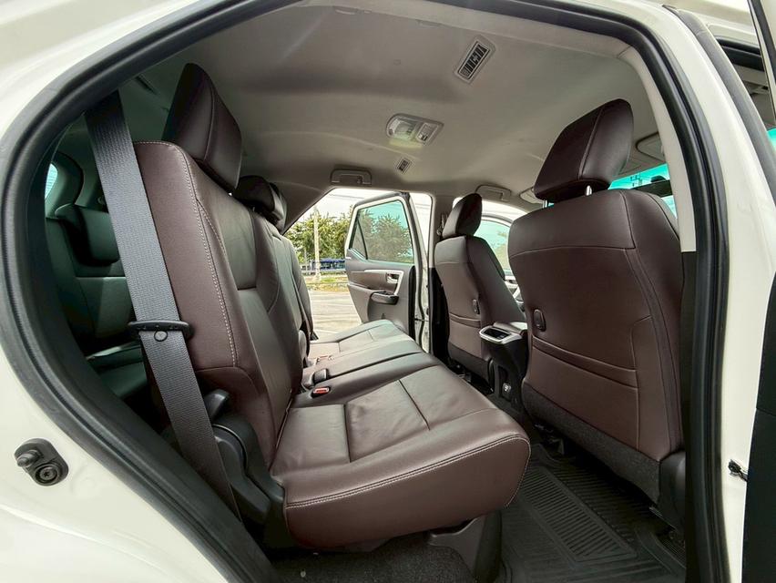 Toyota Fortuner 2.4 G สีขาว ปี2020รถมือเดียวป้ายแดง สีเดิมไม่เคยชน เจ้าของดูแลดี ใช้น้อย สภาพพร้อมใช้งาน 11