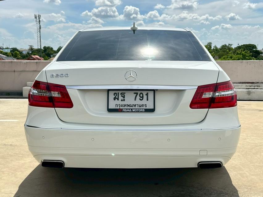 MERCEDES-BENZ E200 CGI Saloon (W212)1.8L Turbo 7G-Tronic BlueEfficiency 9